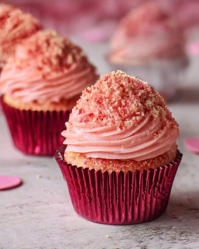Strawberry Crunch Cupcakes Recipe